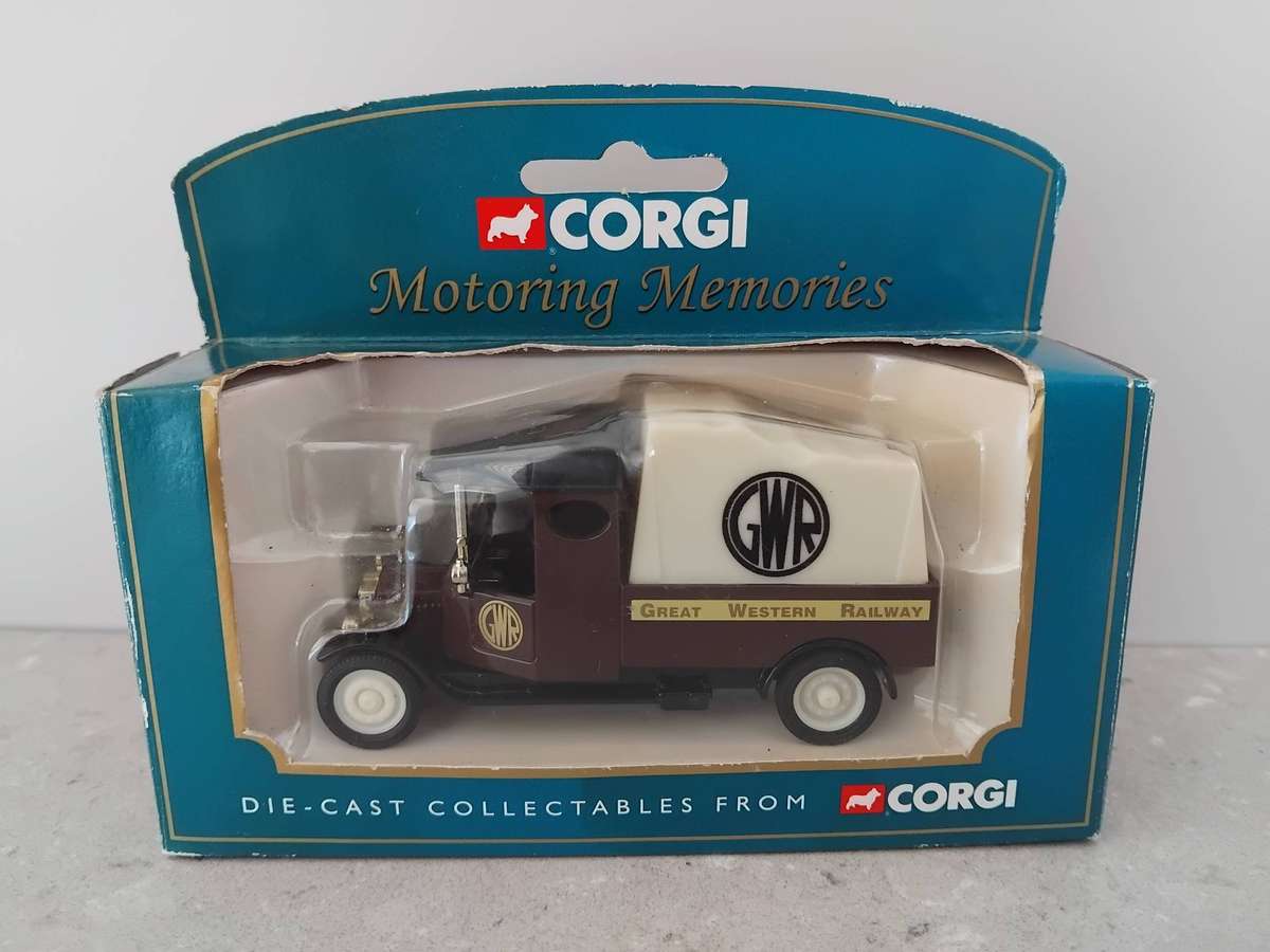 Corgi 1:43 Die Cast "Motoring Memories" Great Western Railway Delivery Van (61218)