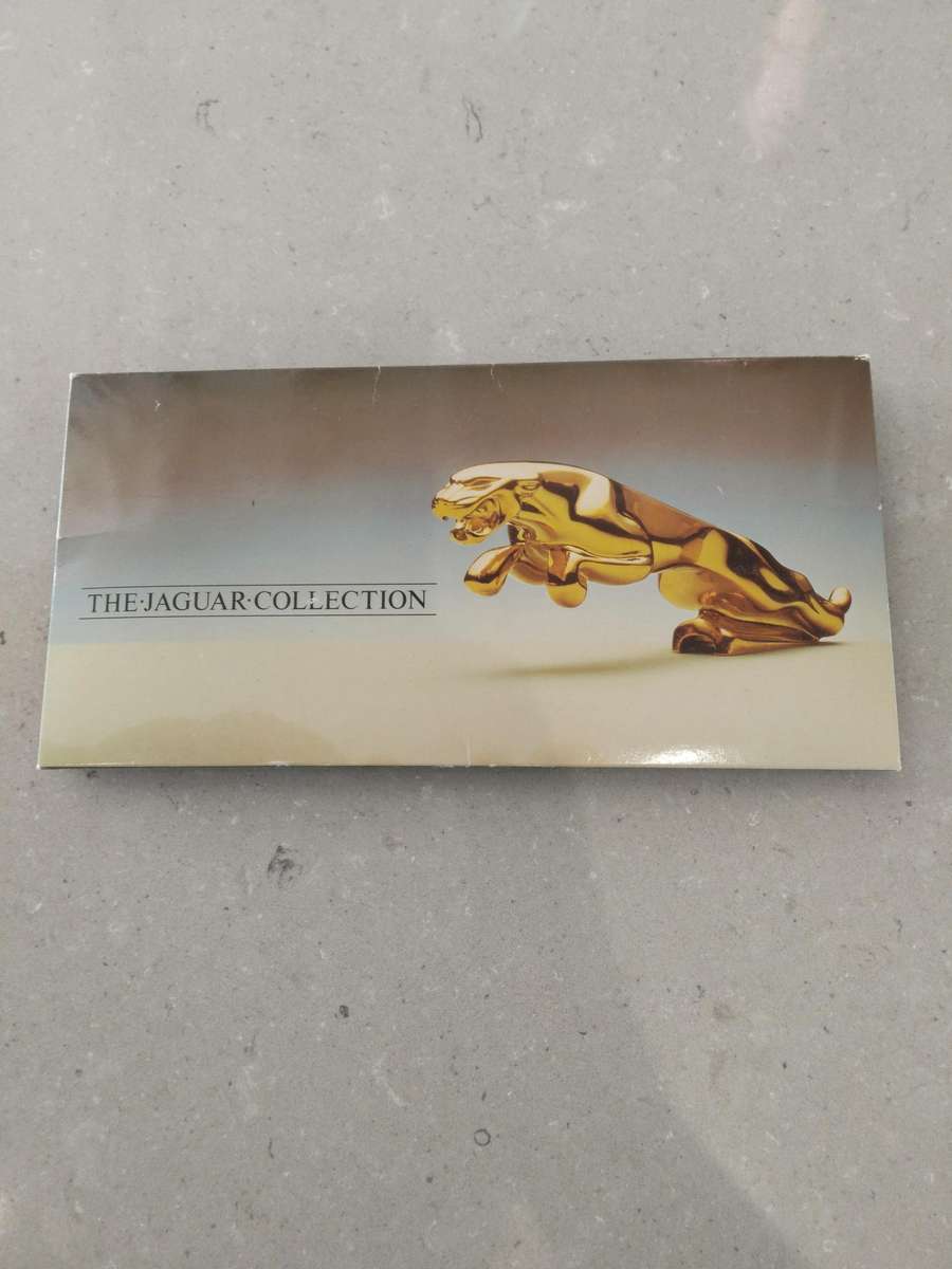 "THE - JAQUAR - COLLECTION" 100% pure silk scarf made in Italy.