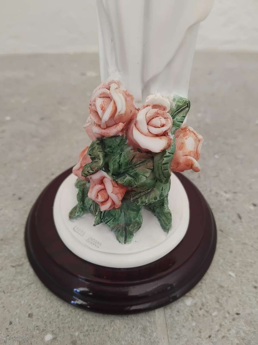 JULIANA Collection - Art Deco Figurine - Girl with a Feather Hat.