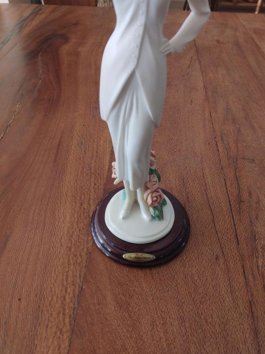 JULIANA Collection - Art Deco Figurine - Girl with a Feather Hat.