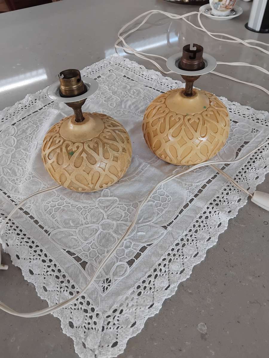 Vintage 1960s set of two cream and tan plaster ware small table lamp.