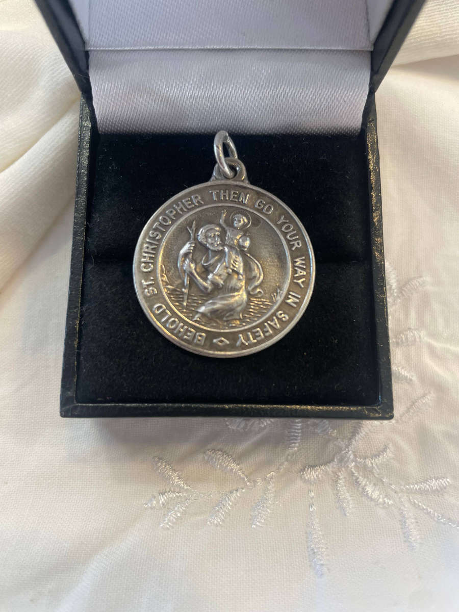 Vintage 1989 Erich Tiessen Sterling Silver St. Christopher Medal (6.69g, 26mm) Signed.