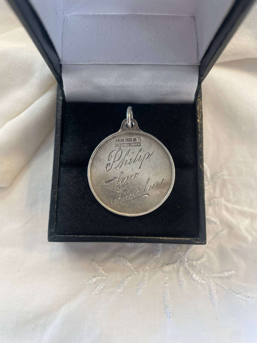 Vintage 1989 Erich Tiessen Sterling Silver St. Christopher Medal (6.69g, 26mm) Signed.