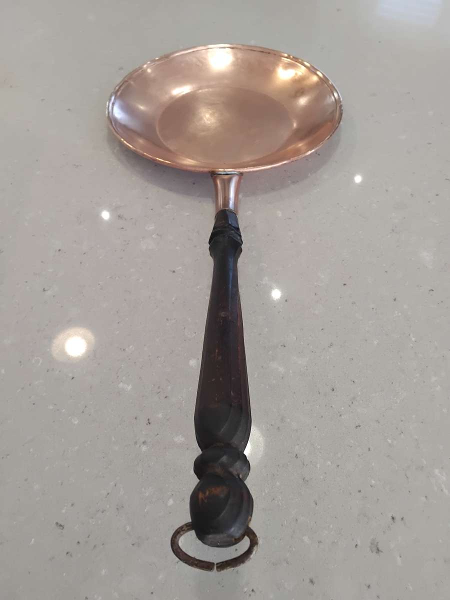 Beautiful Large Copper pan with metal hanging ring "Signed/Marks DE KLERK"