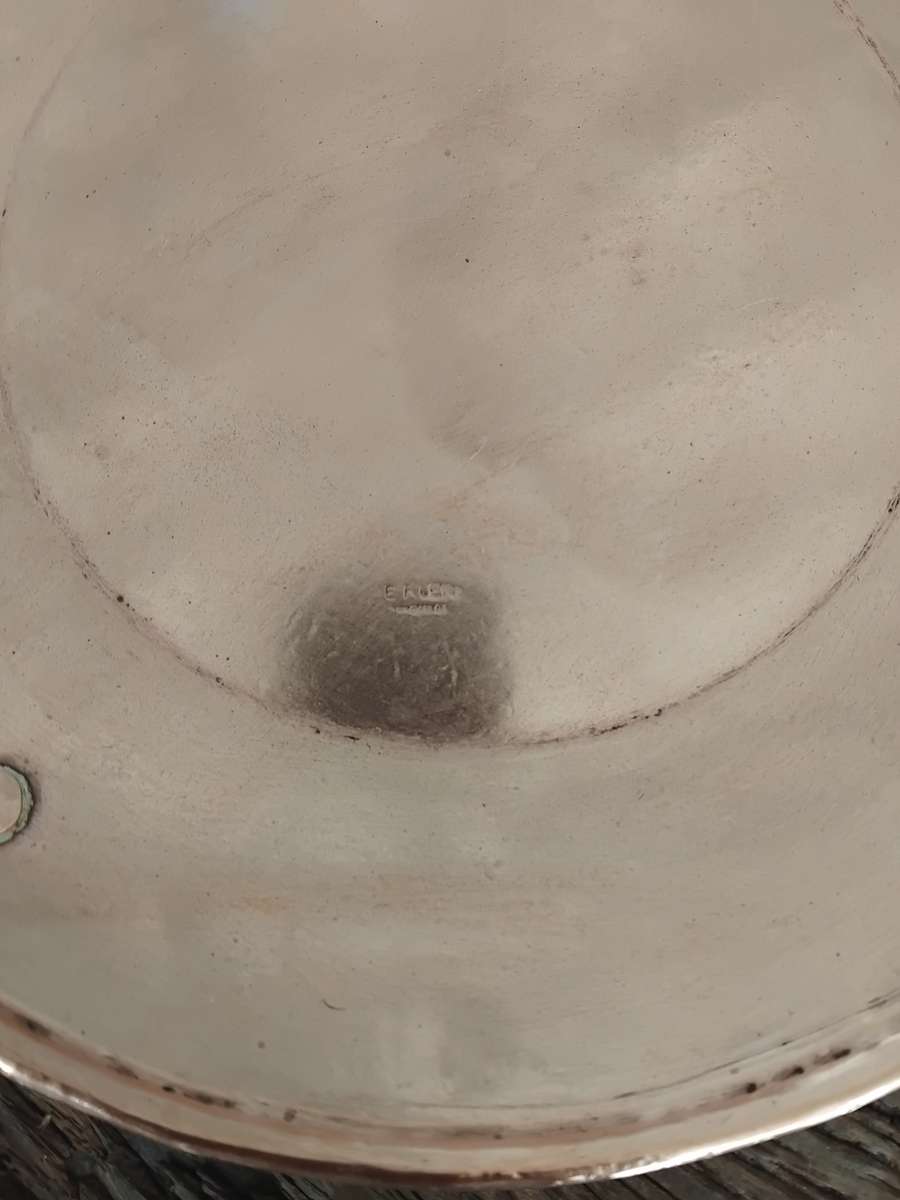 Beautiful Large Copper pan with metal hanging ring "Signed/Marks DE KLERK"