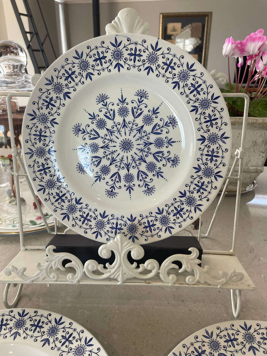 Vintage Valencia designed by Jessie Tait Midwinter Set of 6 Extra Large Dinner Plates. 26.5cm