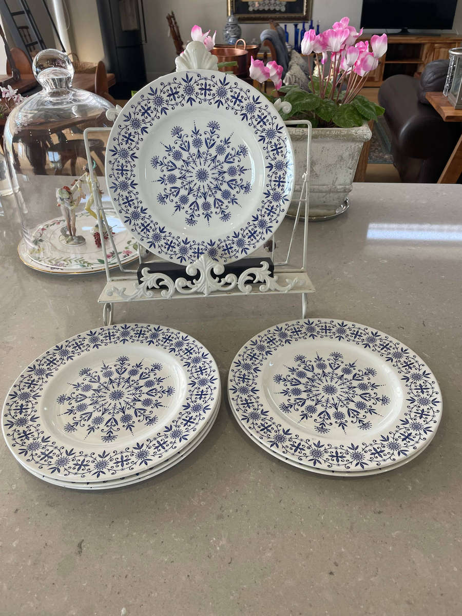 Vintage Valencia designed by Jessie Tait Midwinter Set of 6 Extra Large Dinner Plates. 26.5cm