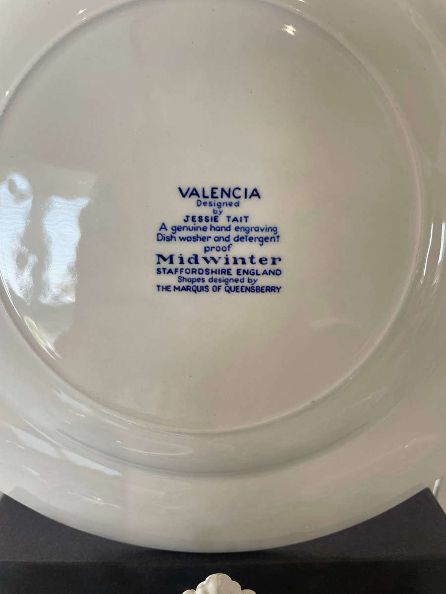Vintage Valencia designed by Jessie Tait Midwinter Set of 6 Extra Large Dinner Plates. 26.5cm