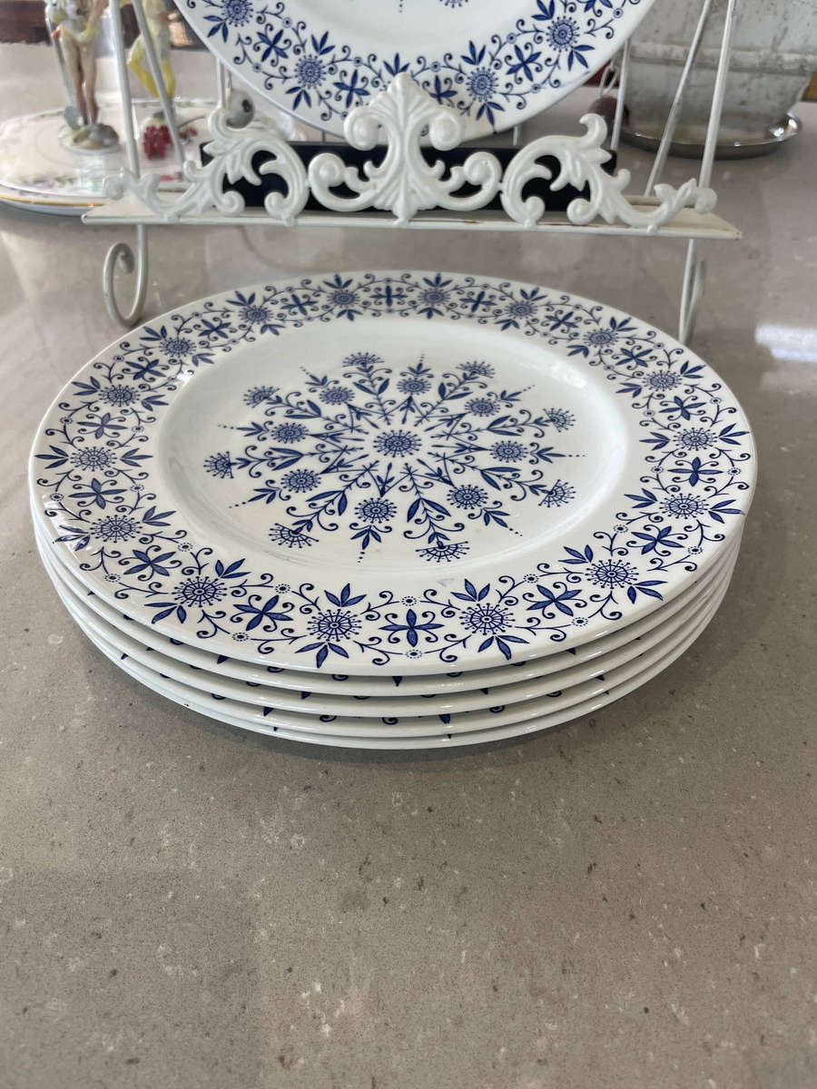 Vintage Valencia designed by Jessie Tait Midwinter Set of 6 Extra Large Dinner Plates. 26.5cm