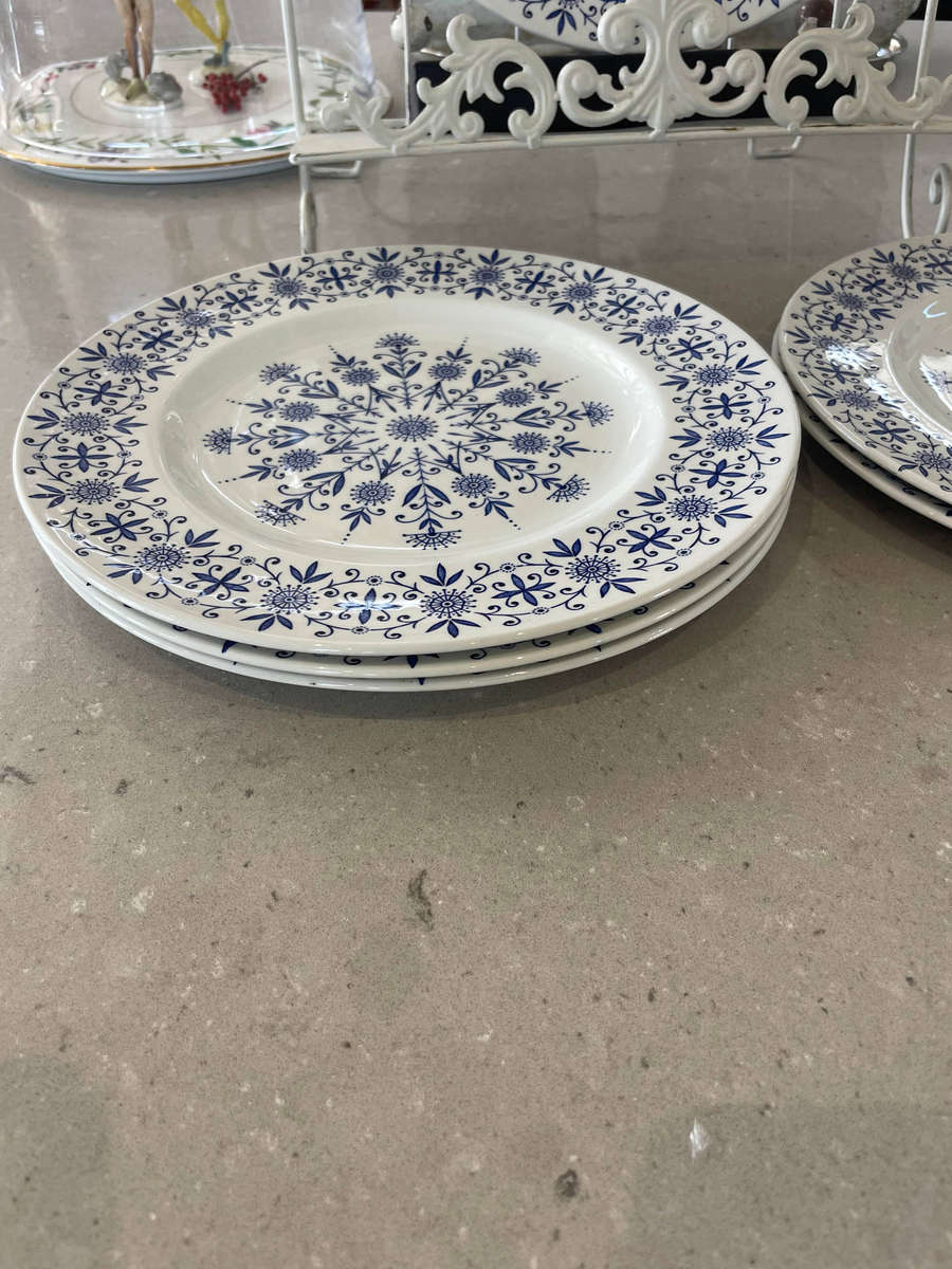 Vintage Valencia designed by Jessie Tait Midwinter Set of 6 Extra Large Dinner Plates. 26.5cm