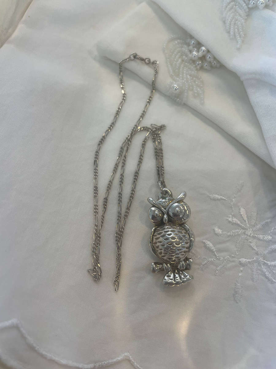 Vintage Sterling Silver 925 Owl Pendant with a Sterling Silver 925 Figaro Chain.
