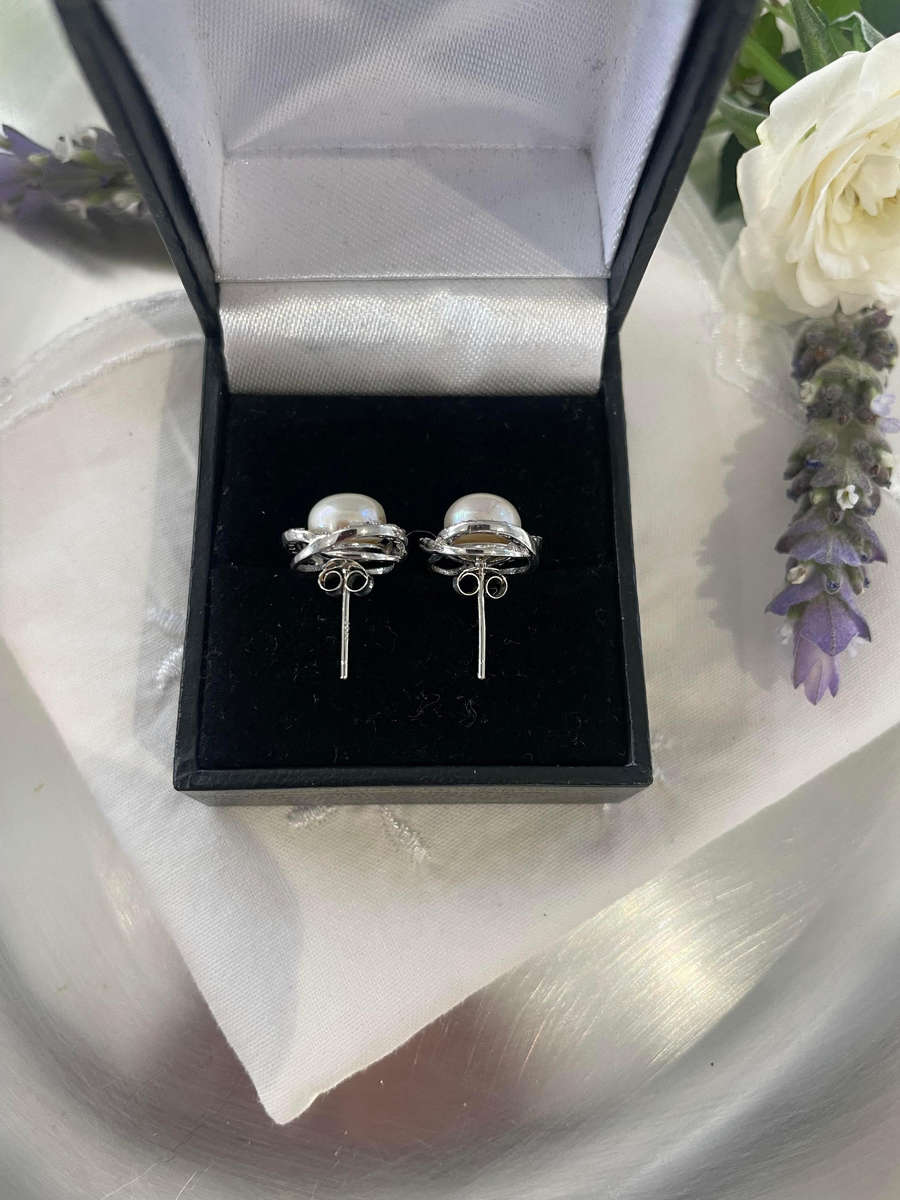 Cultured Freshwater Pearls Set in 925 Sterling Silver