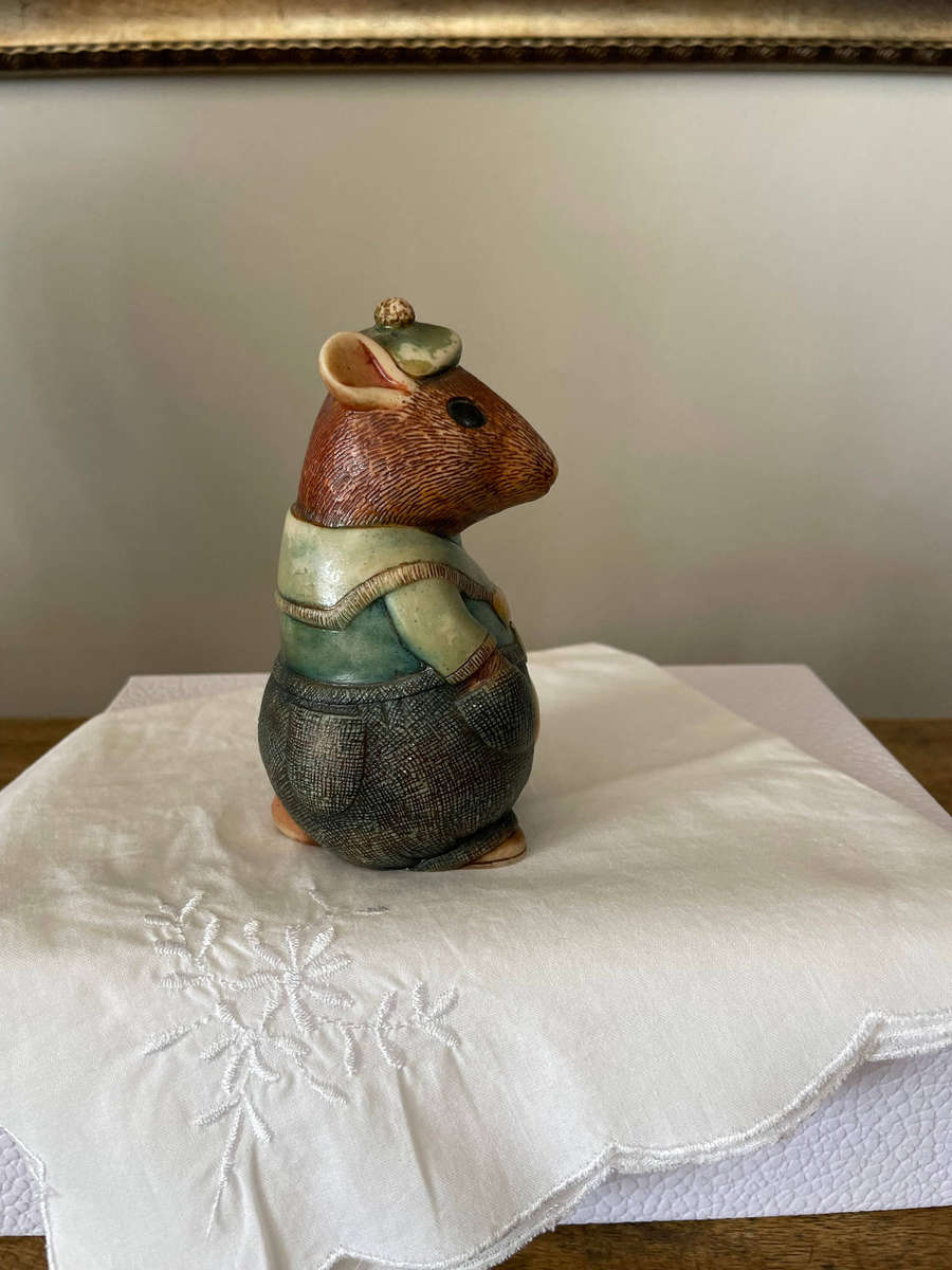 Vintage rare Mouse "Johnny Town-Mouse" figurine from the Country Creatures collection. Signed!