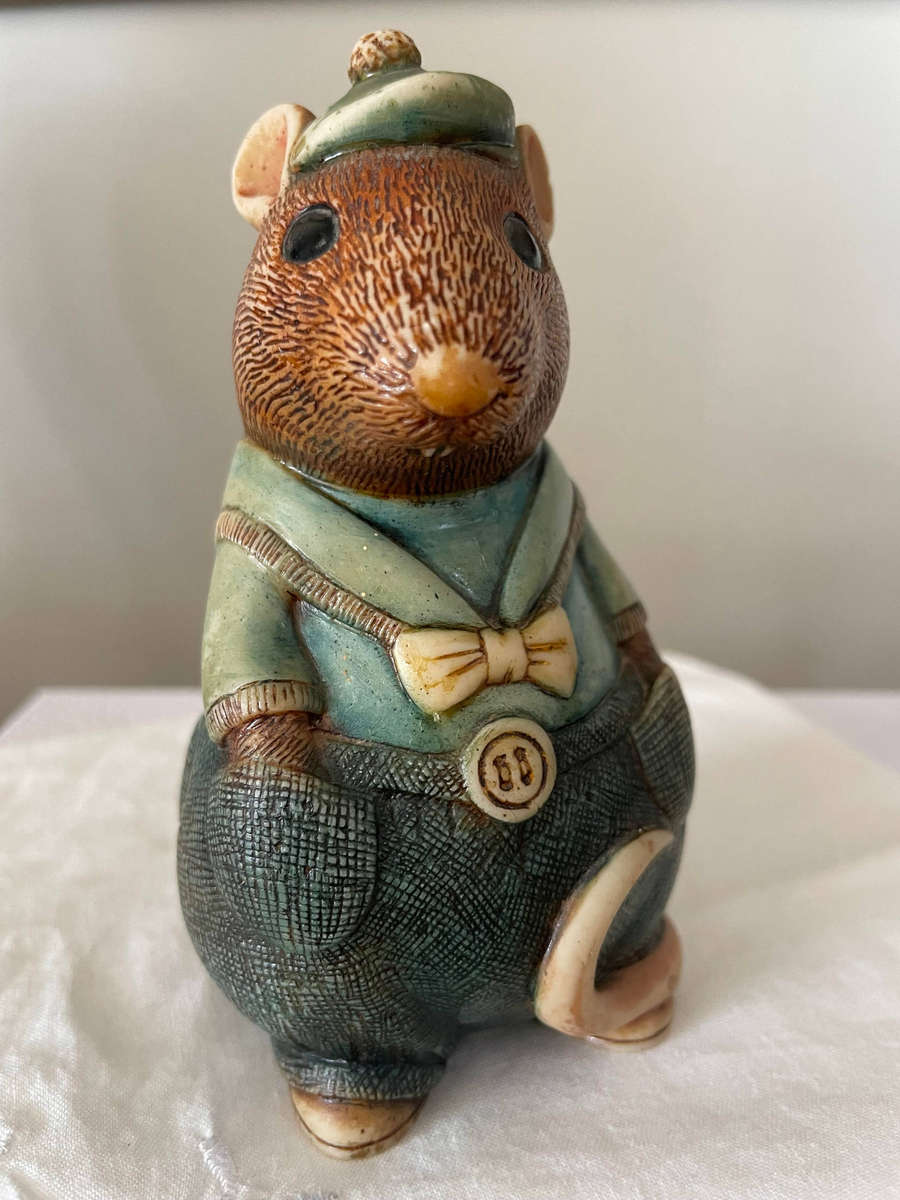 Vintage rare Mouse "Johnny Town-Mouse" figurine from the Country Creatures collection. Signed!