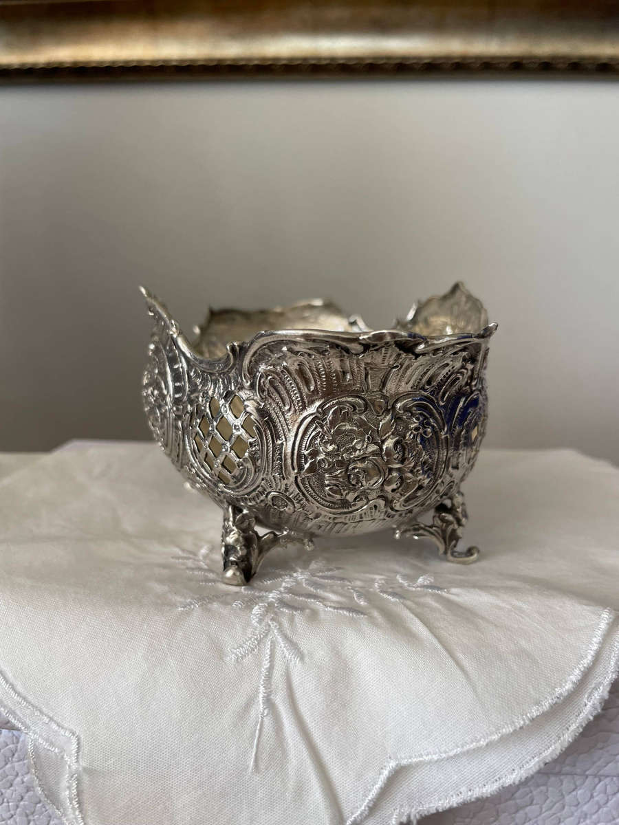 Antique UK Hallmarked 1888 Mappin and Web Sterling Silver Victorian Ornate Footed Nut/Candy dish!!