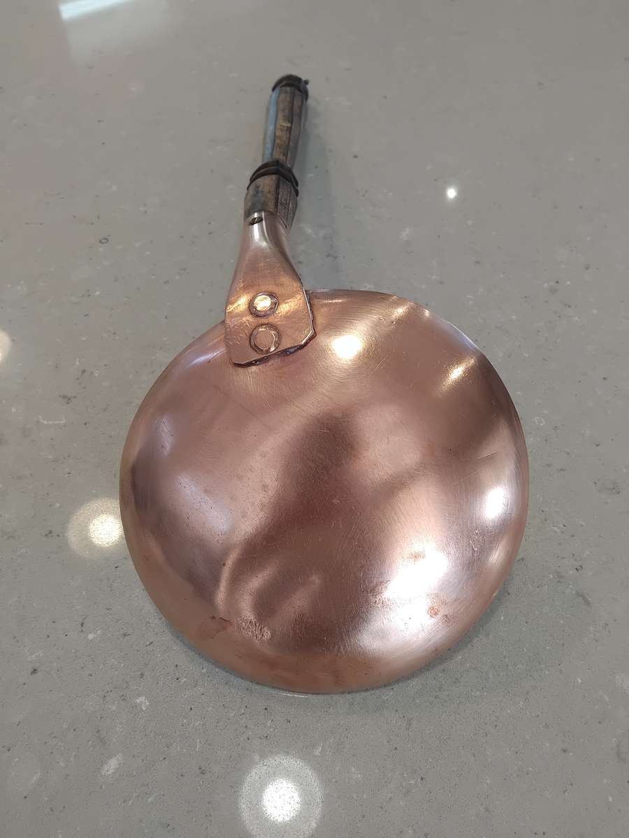 Beautiful Copper Saucepan with metal hanging ring "Signed/Marks DE KLERK"
