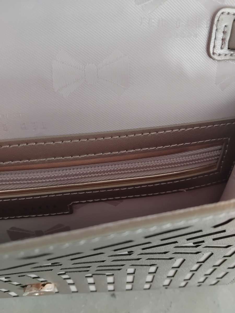 TED BAKER LONDON - Rose Gold Bree Cut Out Bow Clutch Handbag with removeable chain in original bag!