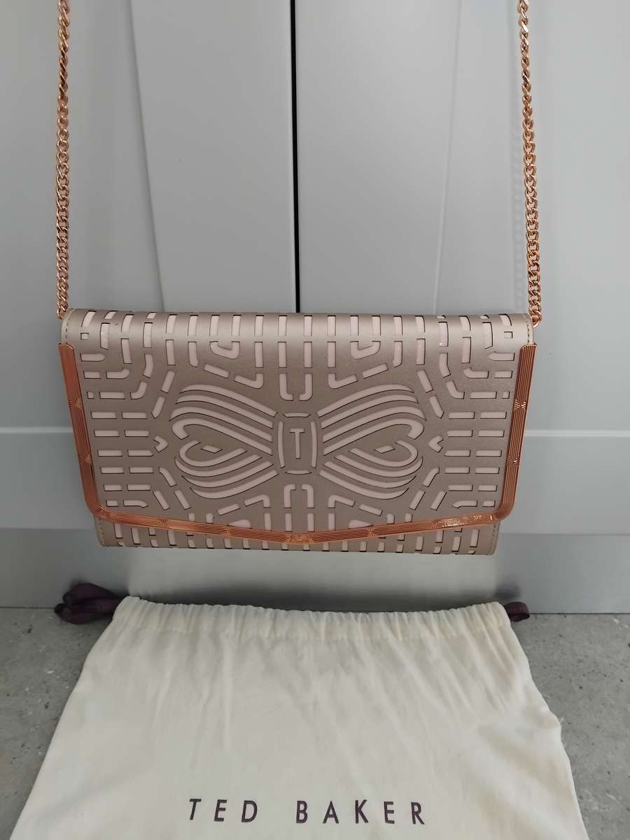 TED BAKER LONDON - Rose Gold Bree Cut Out Bow Clutch Handbag with removeable chain in original bag!