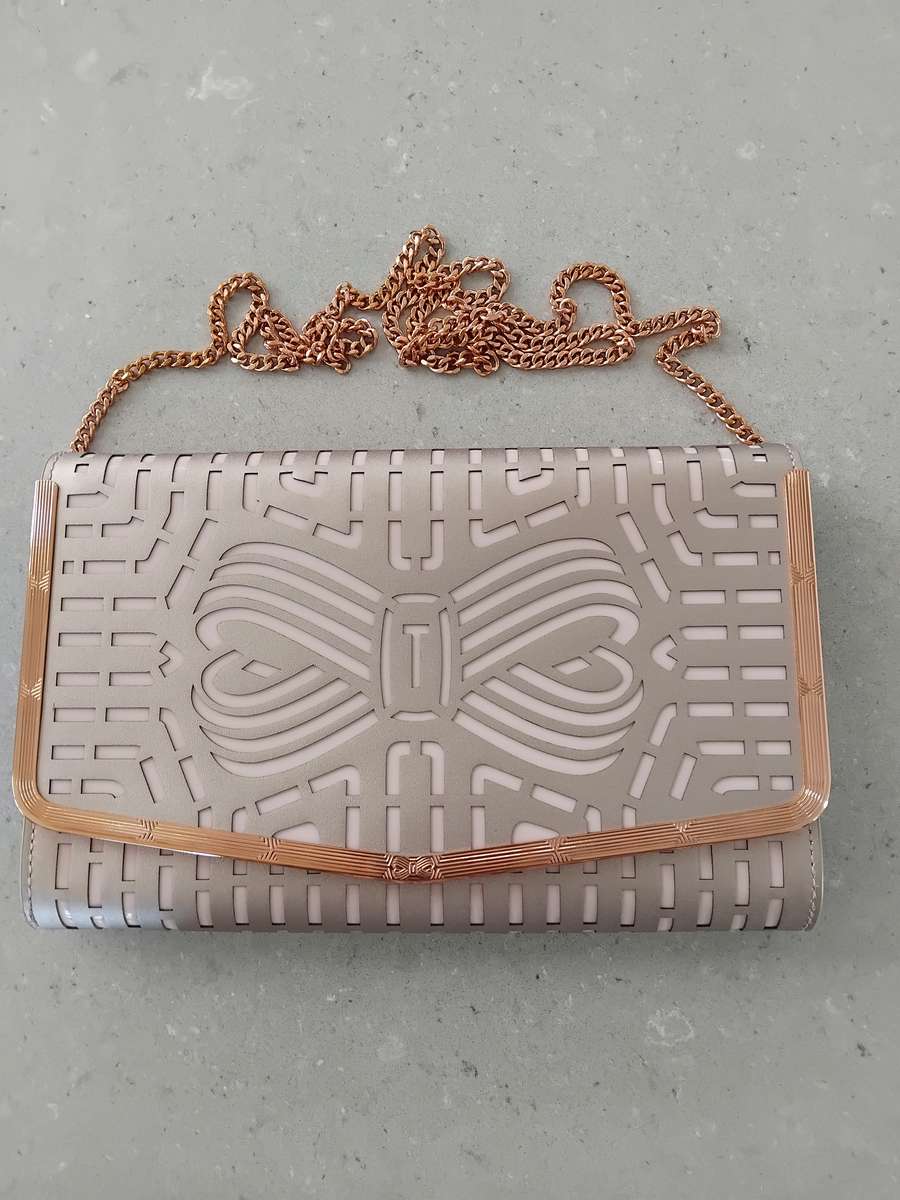 TED BAKER LONDON - Rose Gold Bree Cut Out Bow Clutch Handbag with removeable chain in original bag!