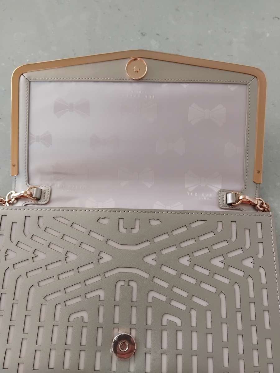 TED BAKER LONDON - Rose Gold Bree Cut Out Bow Clutch Handbag with removeable chain in original bag!