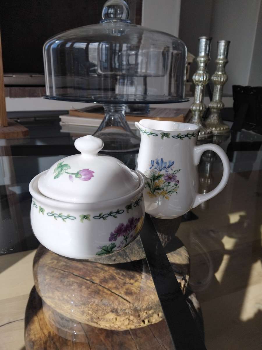 Thomson Pottery Floral Garden Creamer Pitcher And Sugar Bowl Set!