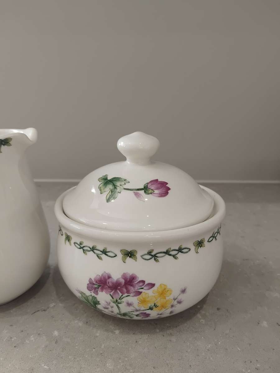 Thomson Pottery Floral Garden Creamer Pitcher And Sugar Bowl Set!