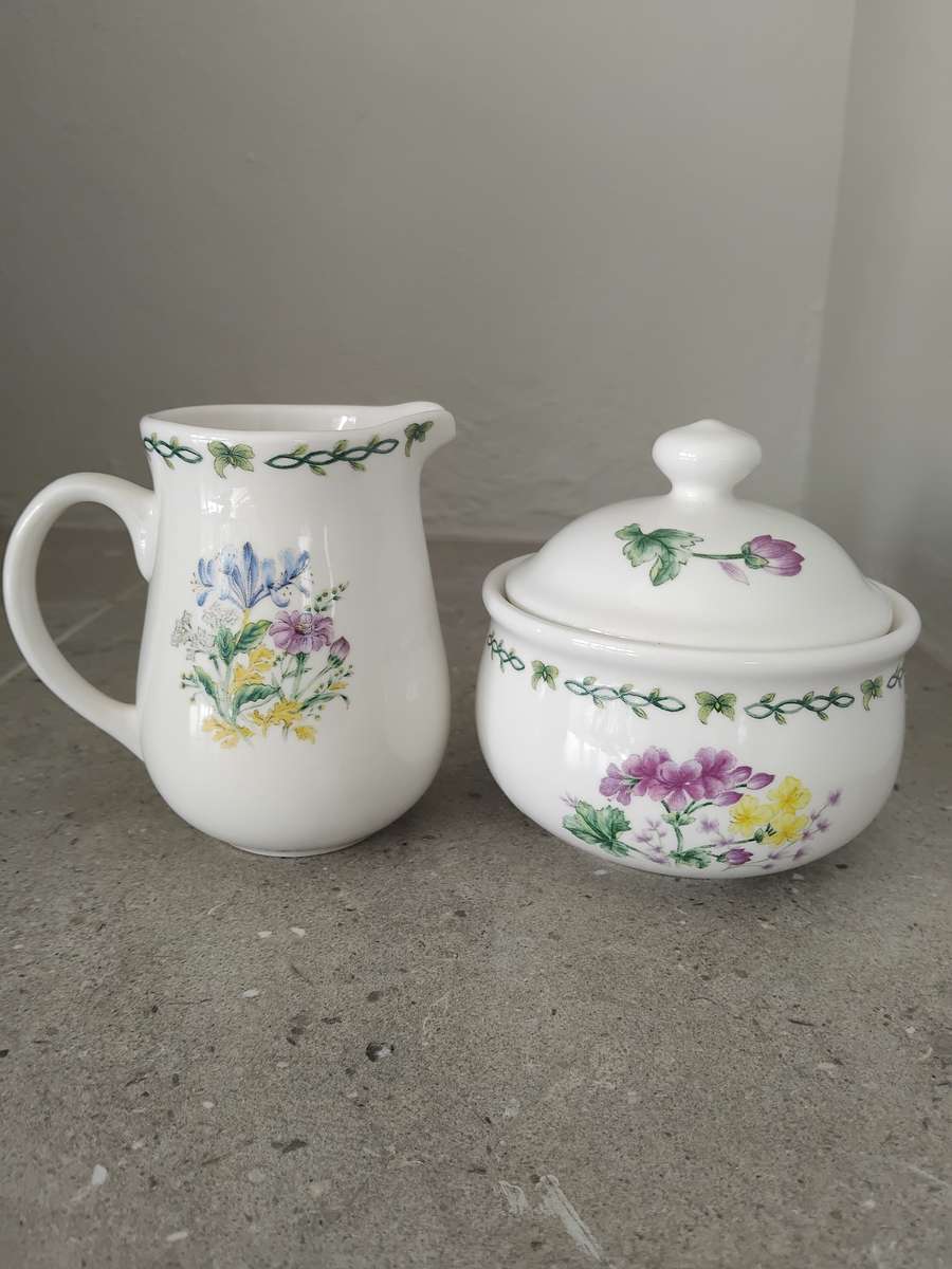 Thomson Pottery Floral Garden Creamer Pitcher And Sugar Bowl Set!
