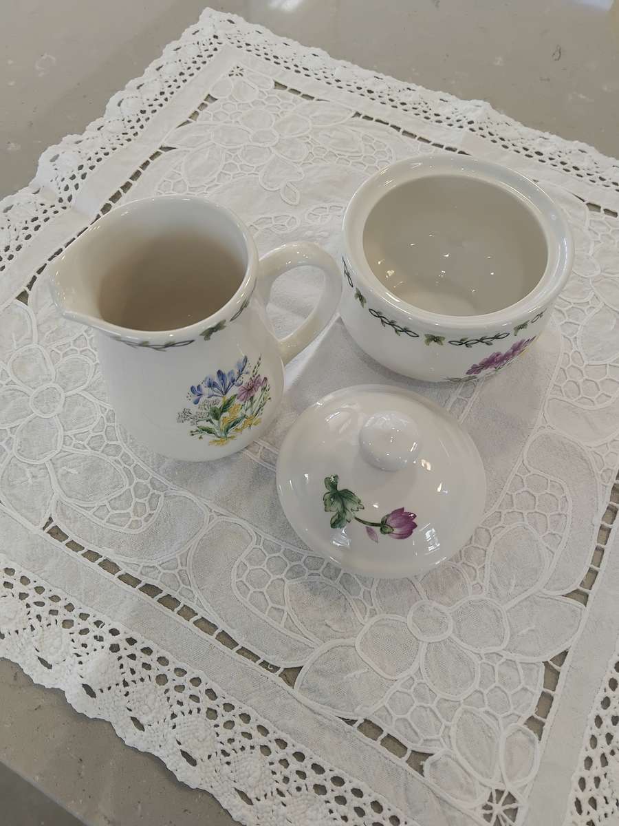 Thomson Pottery Floral Garden Creamer Pitcher And Sugar Bowl Set!