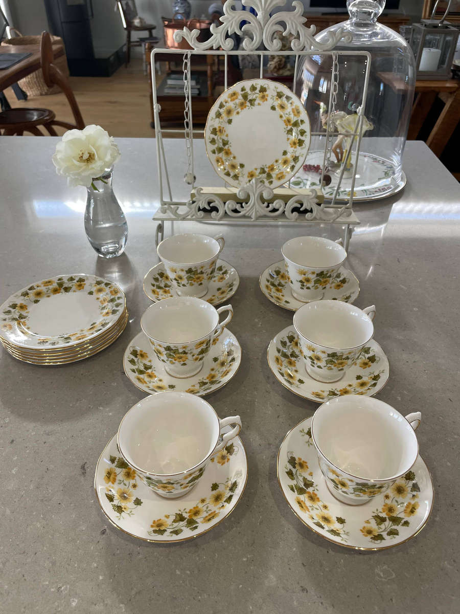 Queen Anne Bone China Footed Cup and Saucer set of 6 & 6 cake plates.  Nr - 8643 Yellow Fowers!!!!
