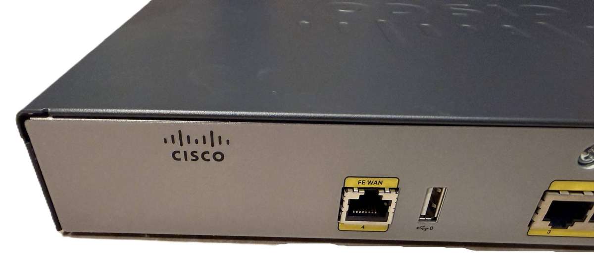 Cisco C881-K9 Cisco 881 Integrated Services Router  4-Port Fast Ethernet