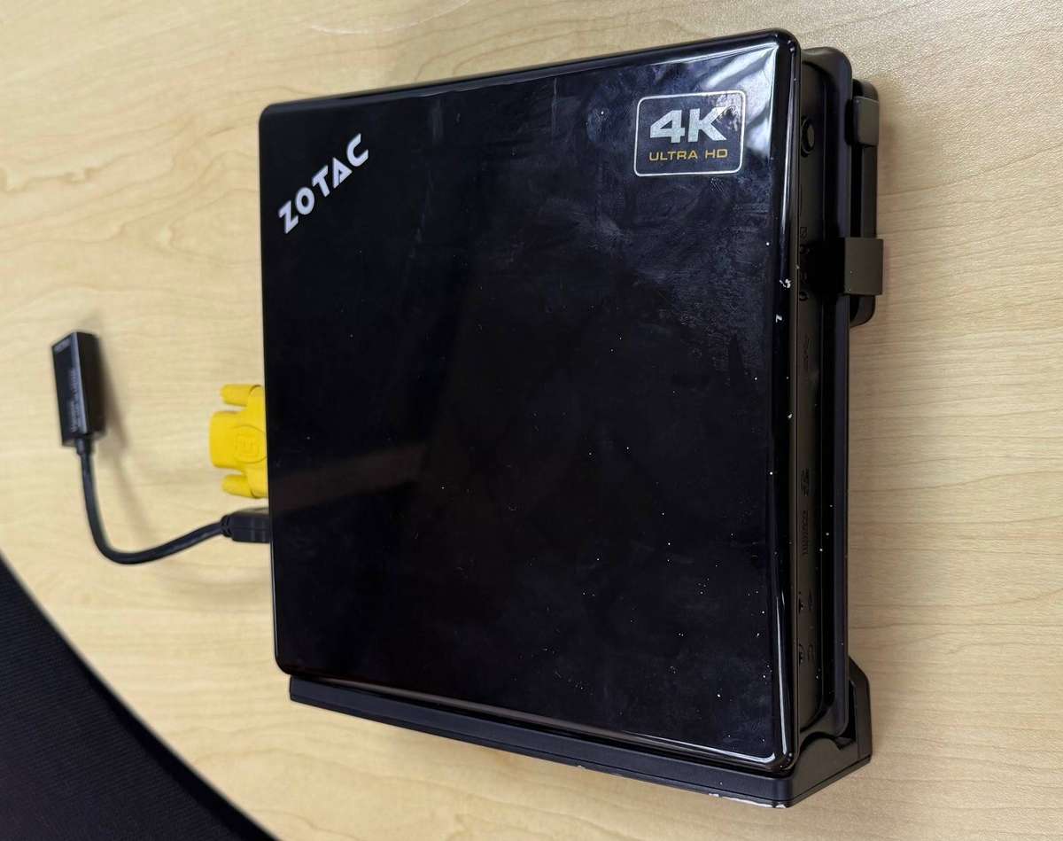 ZOTAC Mini PC EI750 Intel Core i7-4770R quad core 3.2GHz