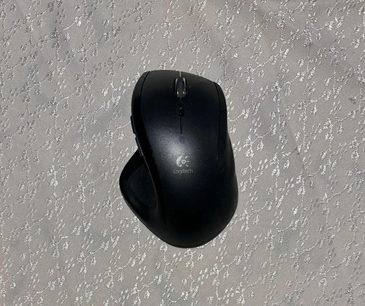 LOGITECH MX Revolution Wireless Mouse preowned [NO dongle/RECEIVER ]