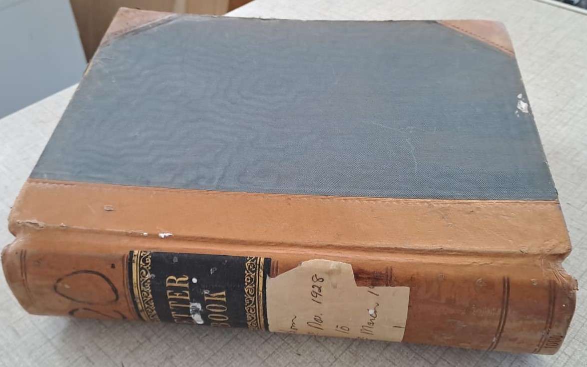 LETTER BOOK, 1928 - 1000-page volume. Karoo history - A special volume! VIEW DESCRIPTION.