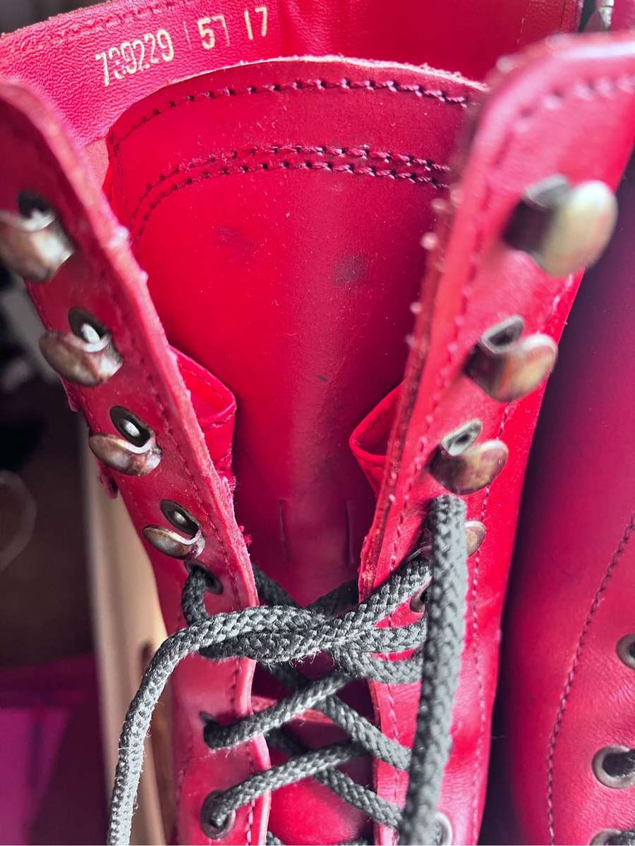 Red 100% leather Freestyle army boots (size 5)
