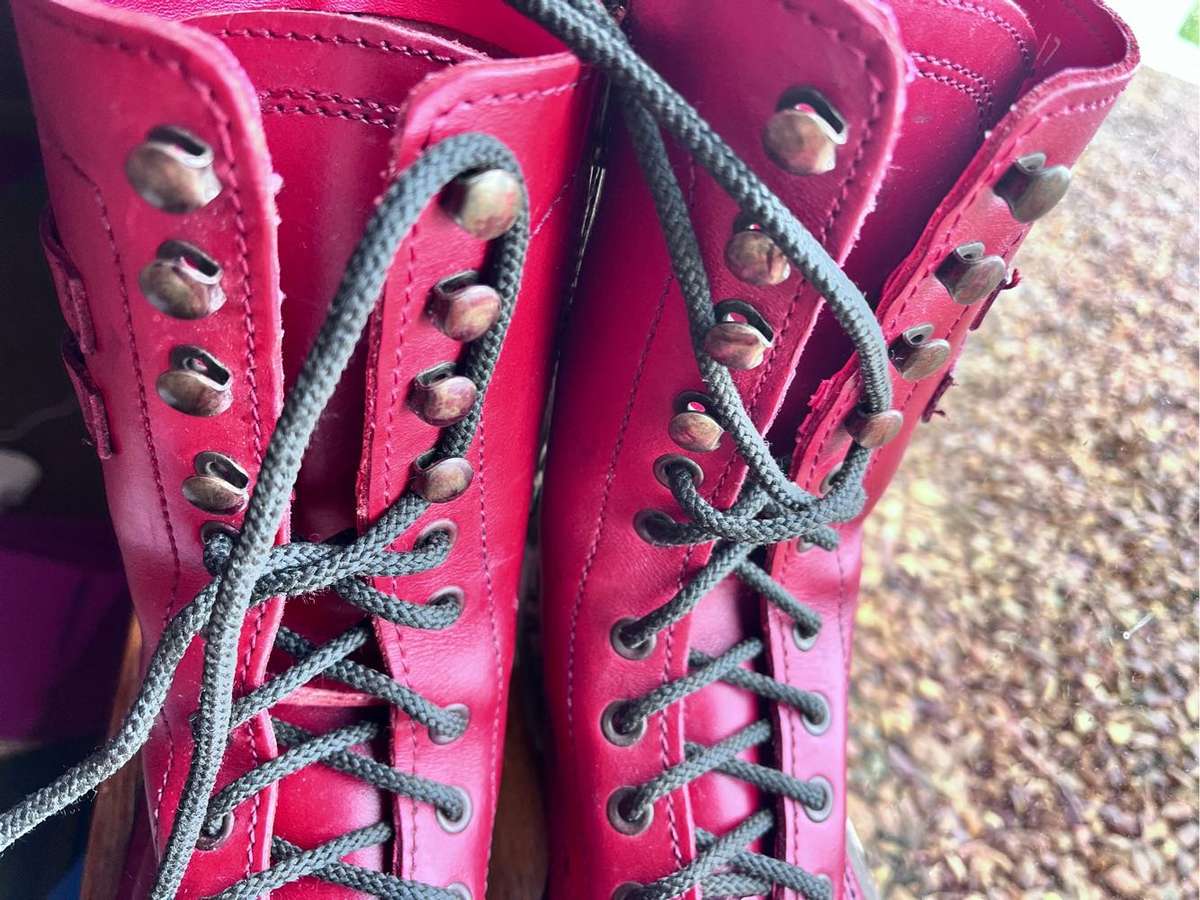 Red 100% leather Freestyle army boots (size 5)