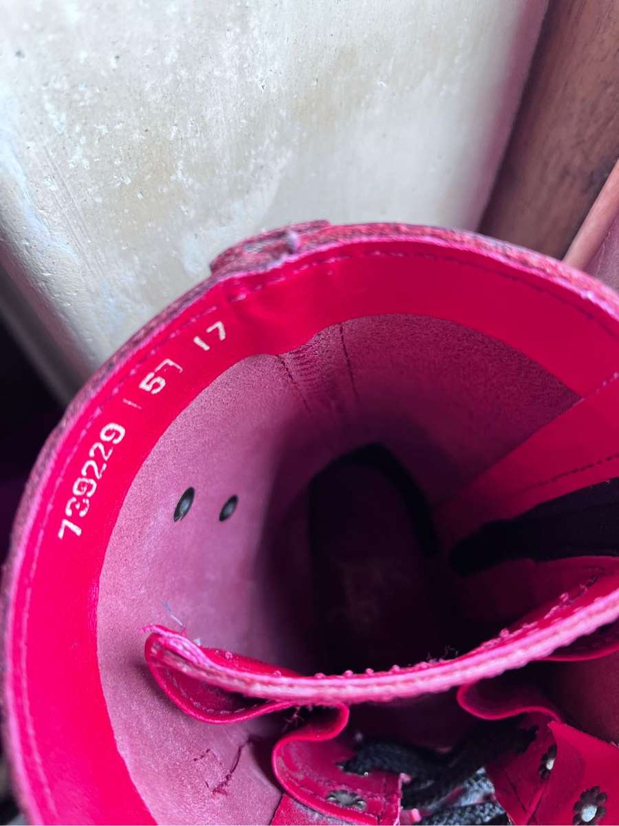 Red 100% leather Freestyle army boots (size 5)