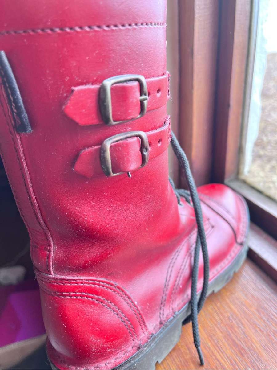 Red 100% leather Freestyle army boots (size 5)