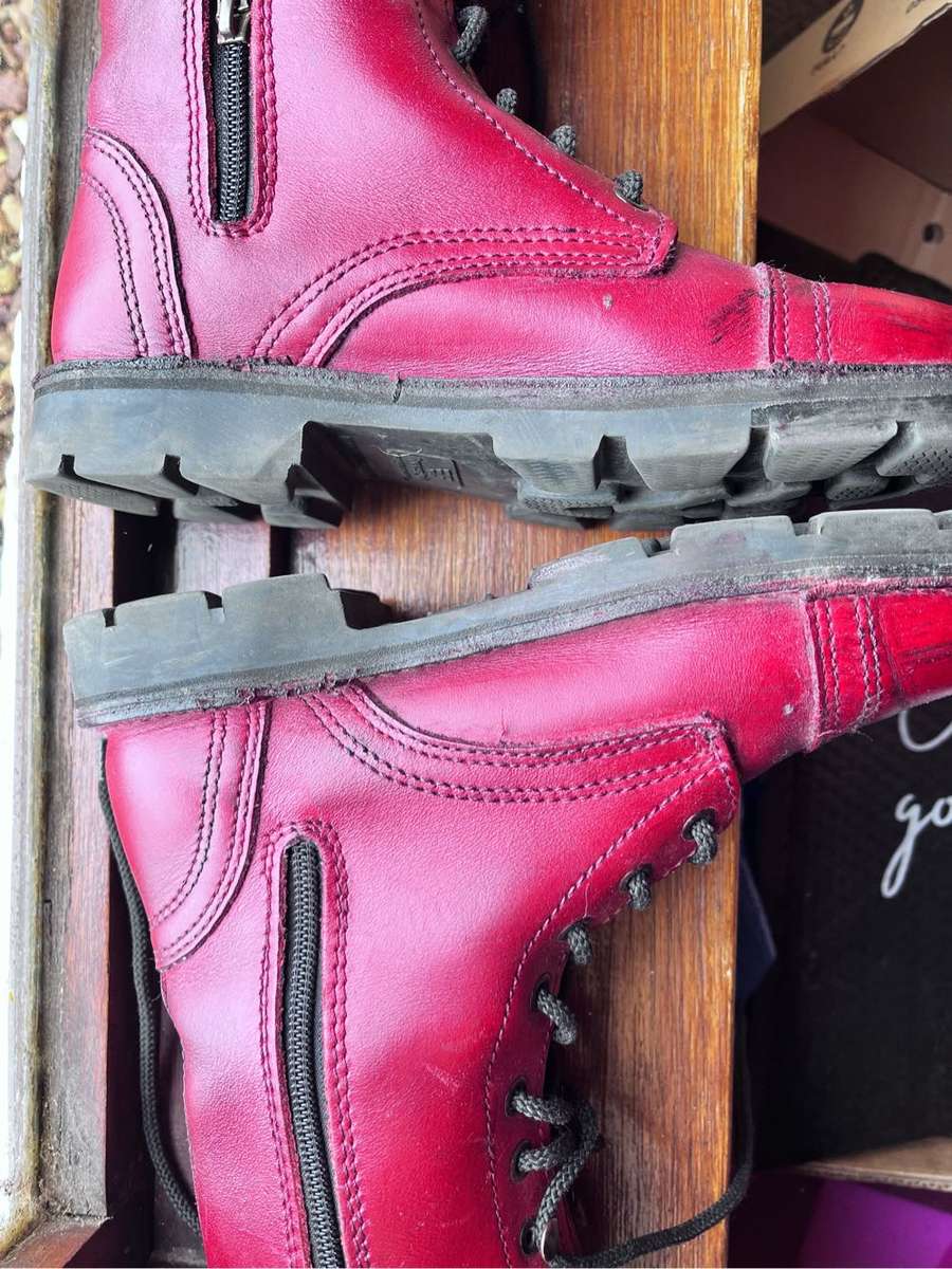 Red 100% leather Freestyle army boots (size 5)