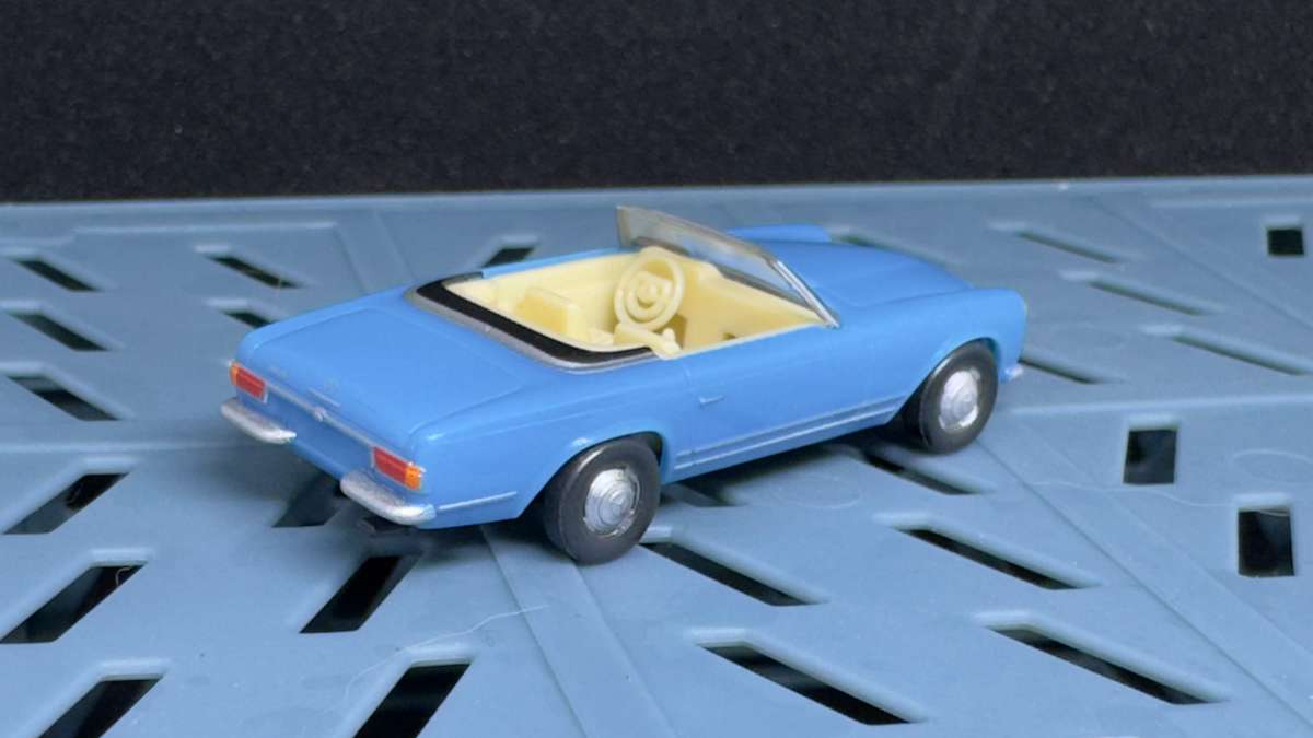 Mercedes-Benz 230 SL