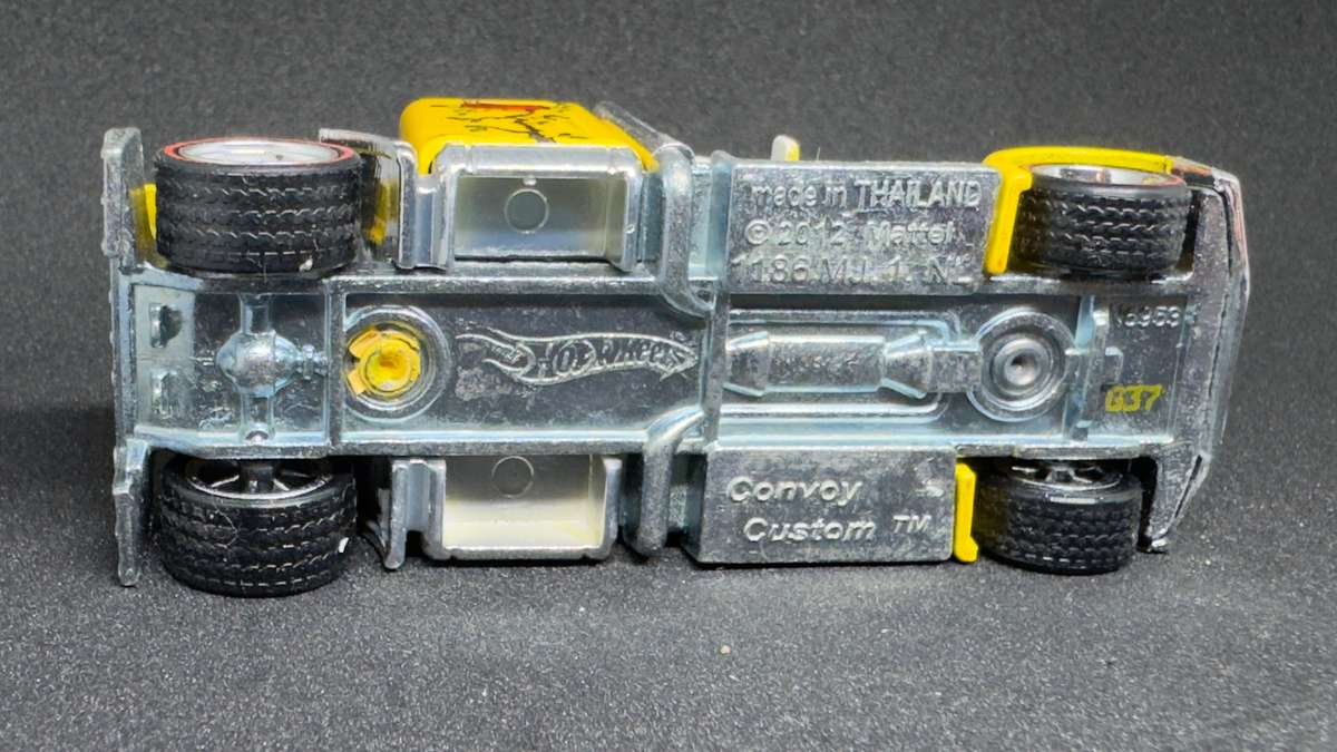 Convoy Custom (Loose) - 2014 Peanuts Hot Wheels Pop Culture Series Snoopy at typewriter with Woodsto