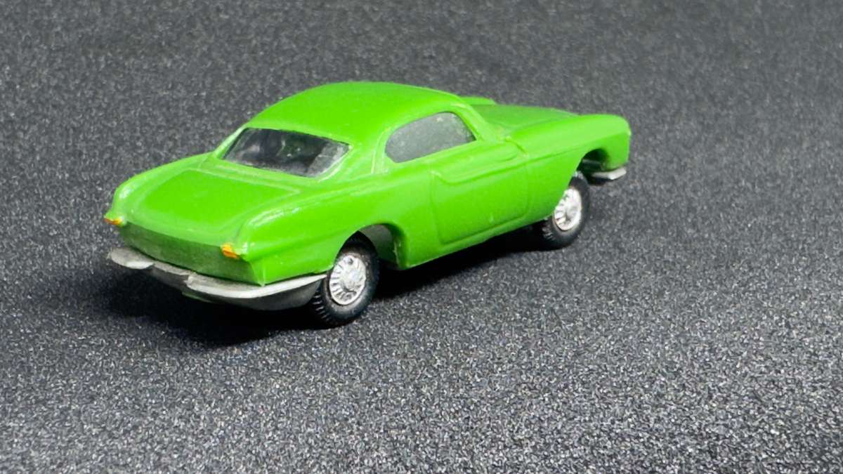 Volvo P100