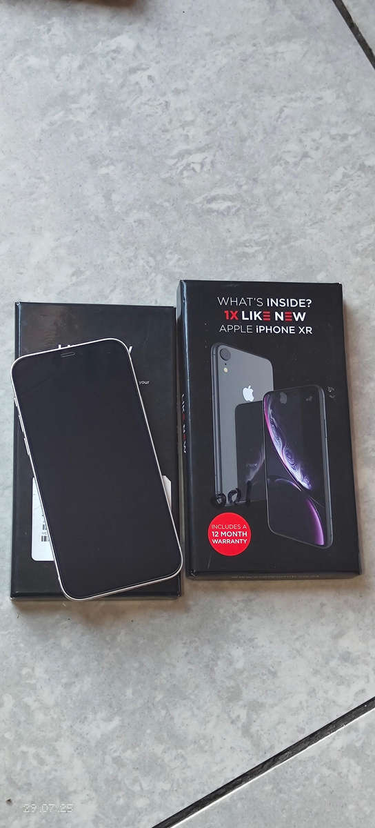 iPhone 12 64gb white colour