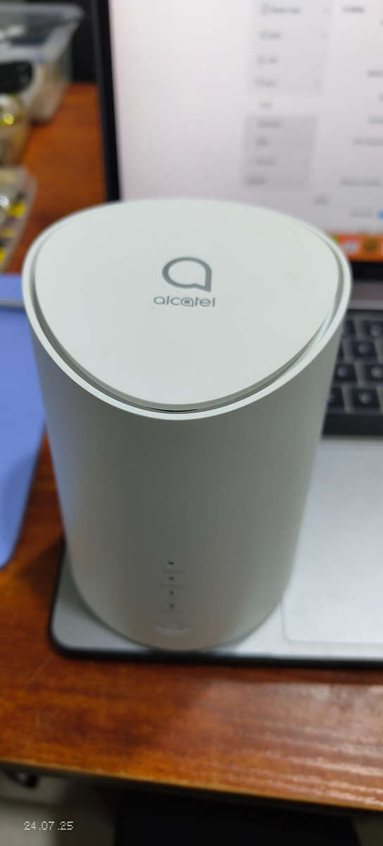 Alcatel Link Hub 4G LTE wifi router Open To all network