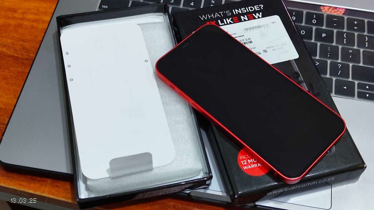 Apple iPhone 12 64GB Red