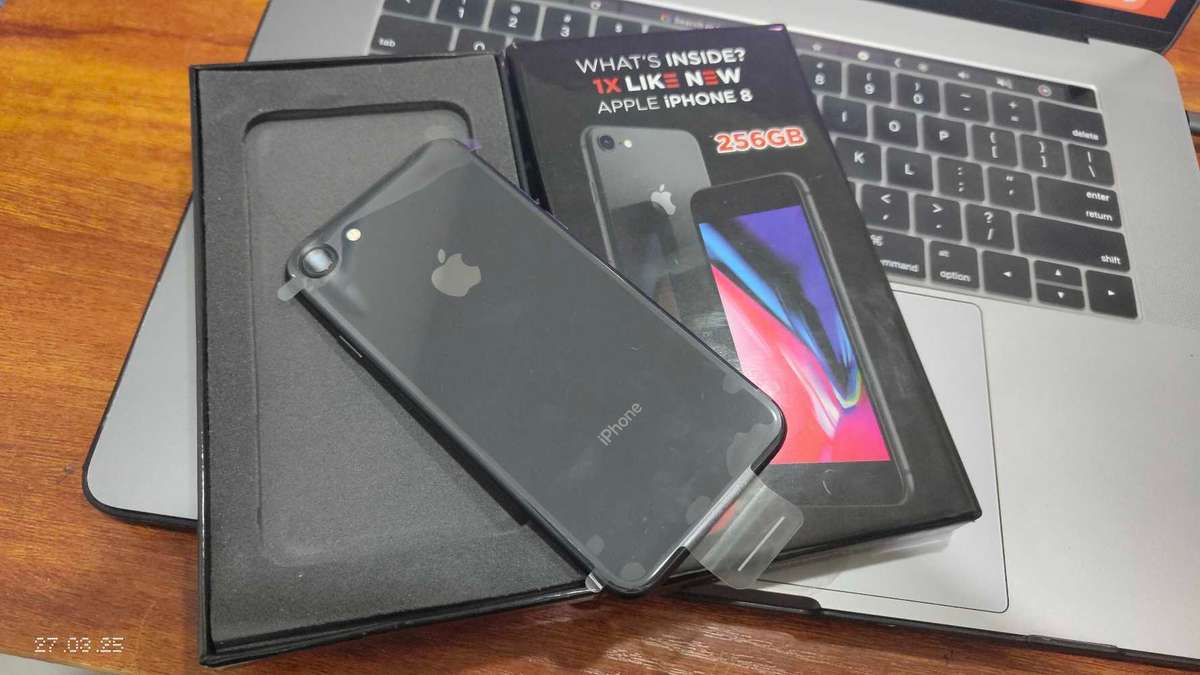 Apple iPhone 8 256GB black colour