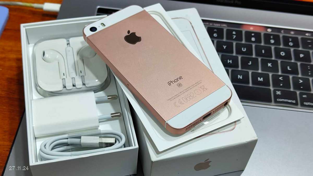 Apple iPhone 5 SE 1st Gen 64GB Rose Gold