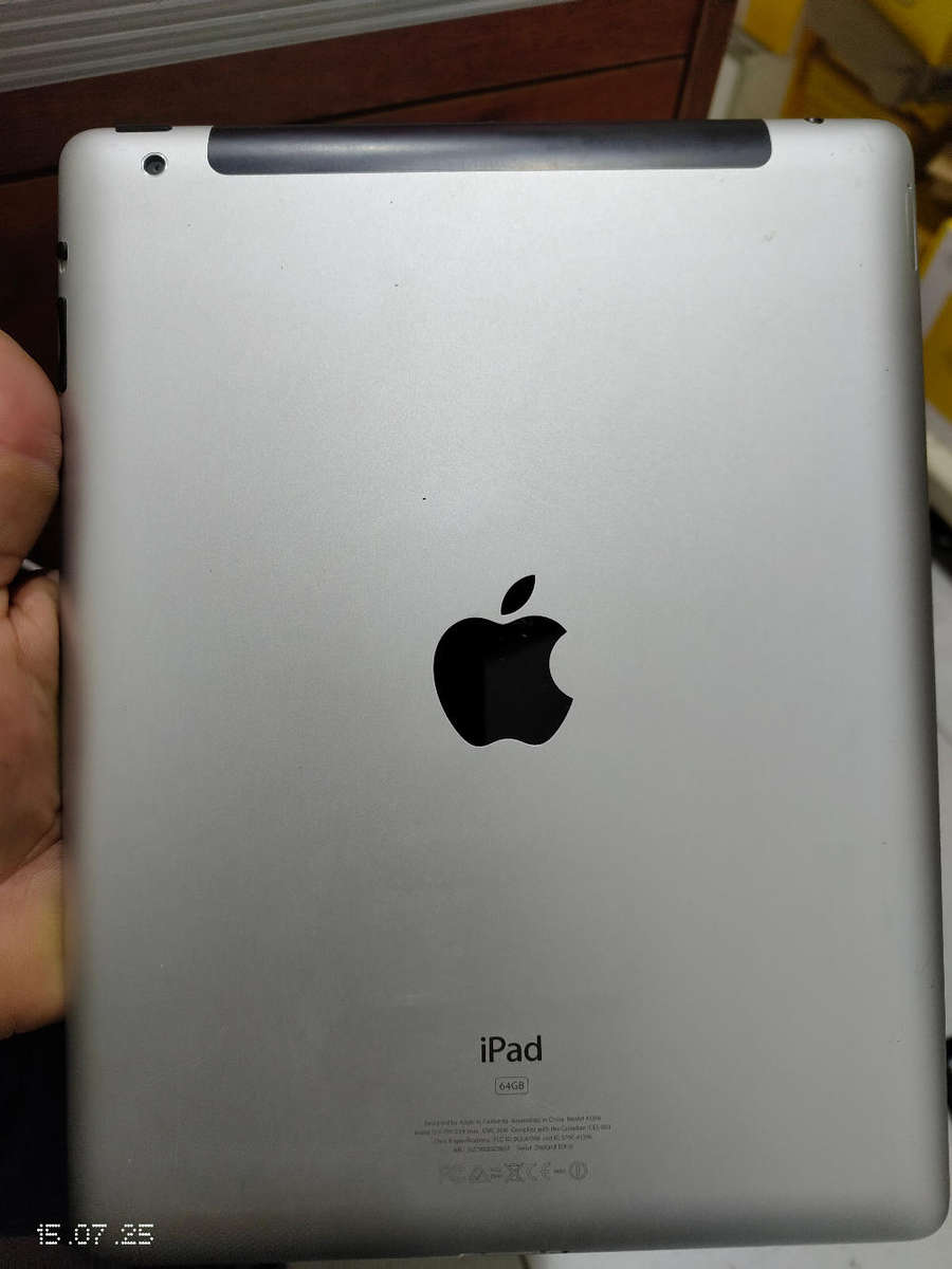 iPad 2  64GB cell WIFI silver colour