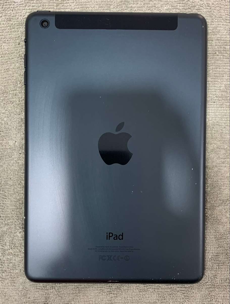 ipad mini 16gb wifi + cellular top Glass Cracked  (pre owned)