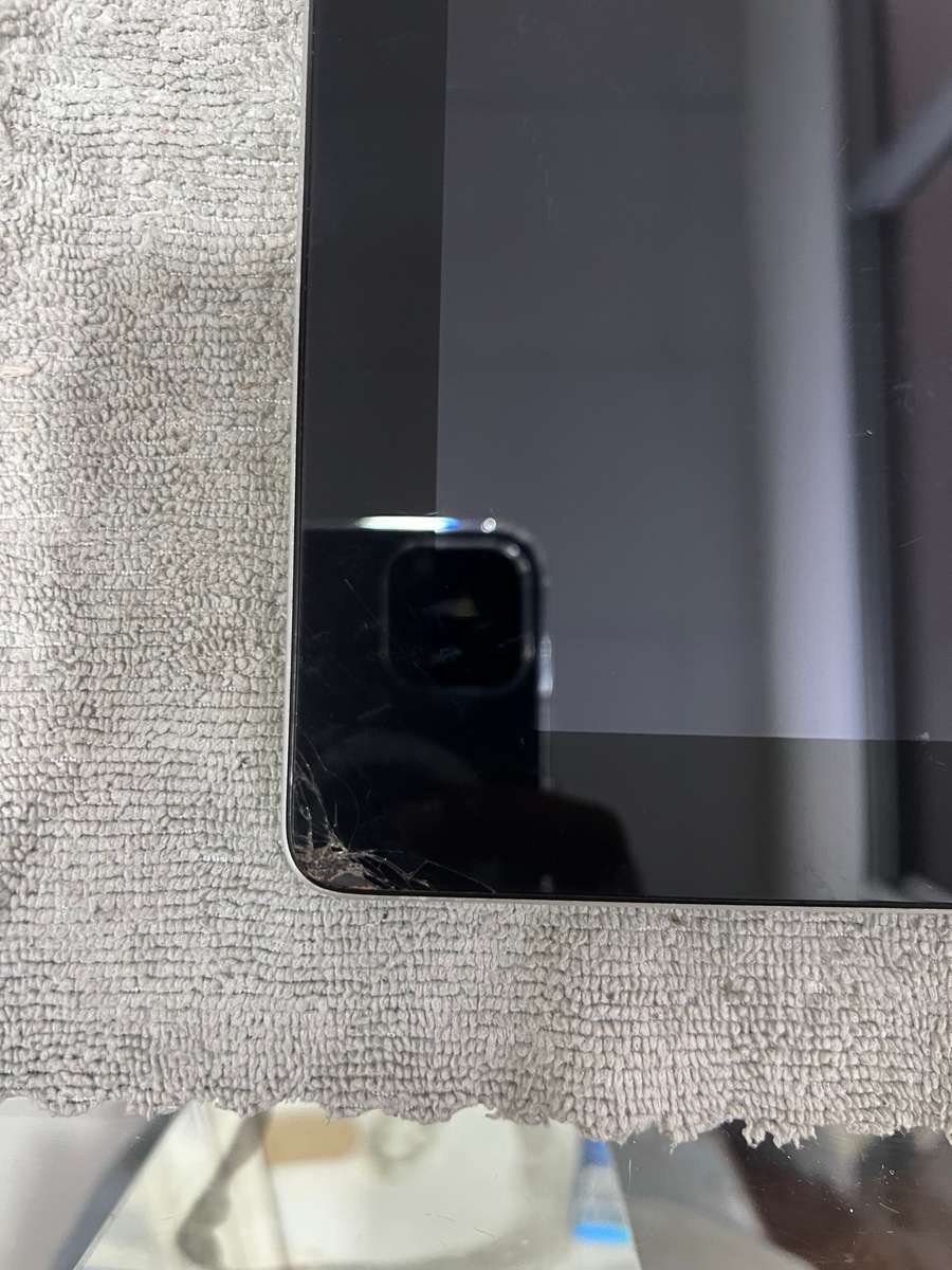 iPad 3 64GB WIFI Only (Pre Owned)