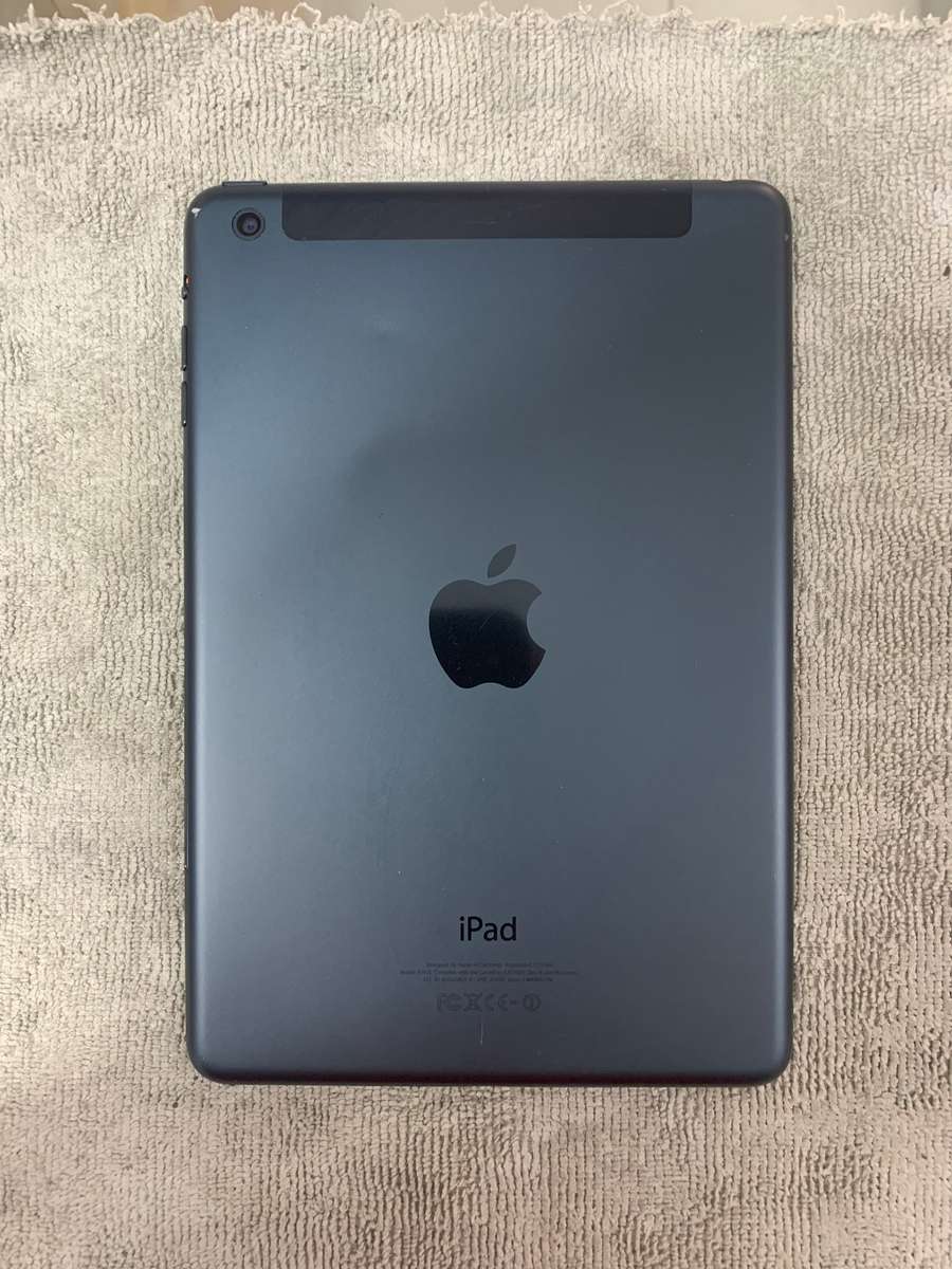 ipad mini 64GB wifi Cellular Touch Creaked (Pre Owned)